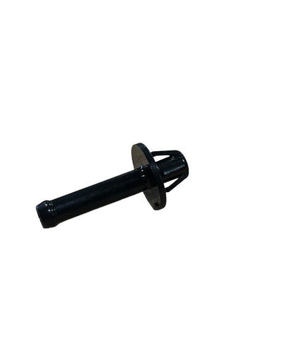 Chassis breather connection for fuel tank