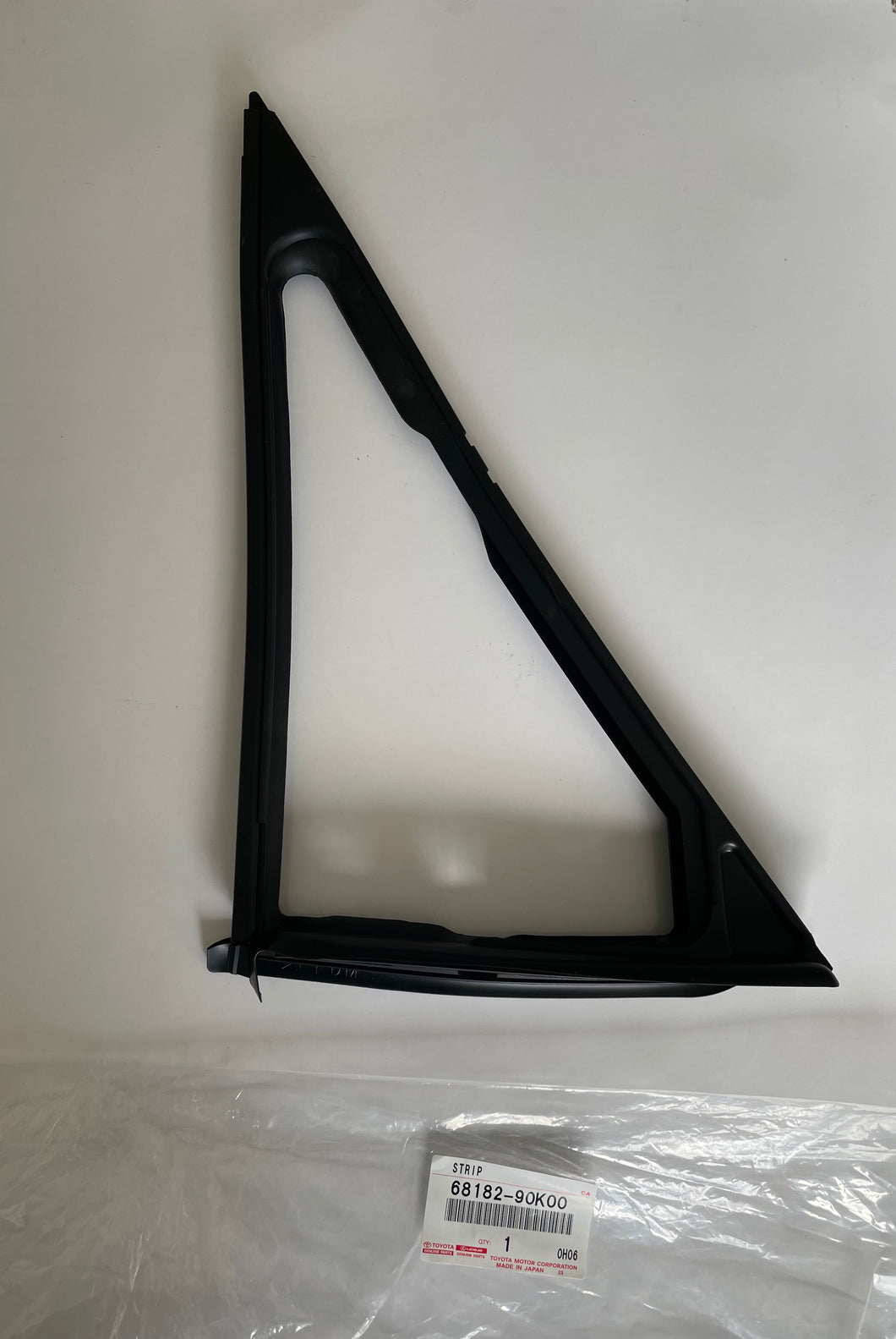 Genuine Toyota LandCruiser 70 series Quarter Window seal LH