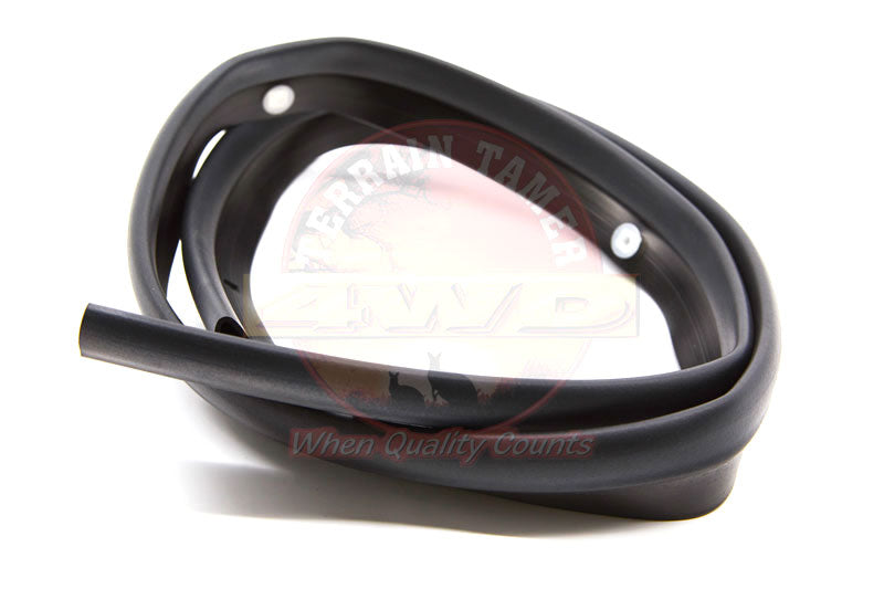 Windscreen scuttle weather strip